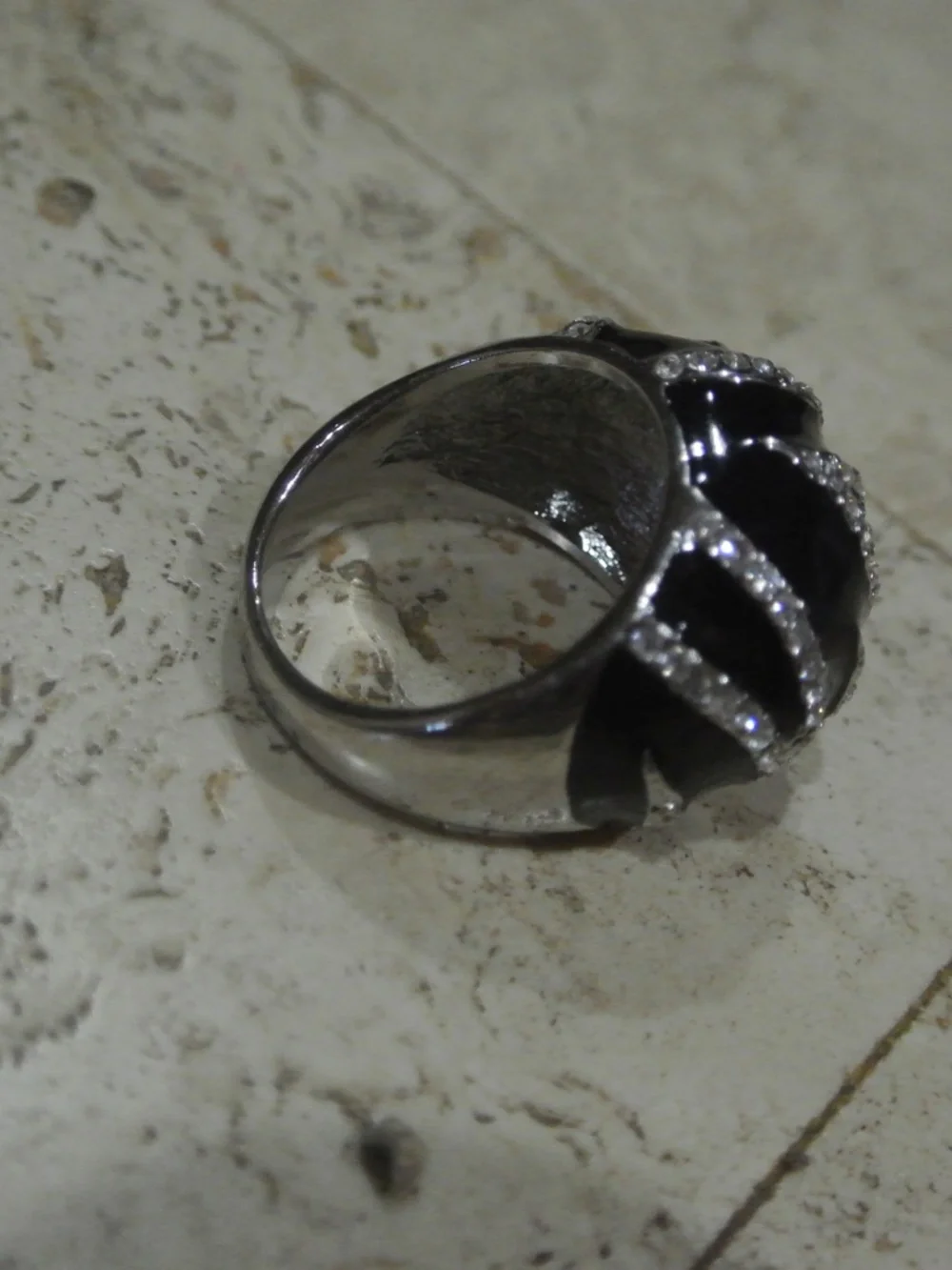 BLACK ENAMEL AND RHINESTONE ANIMAL DESIGN RING